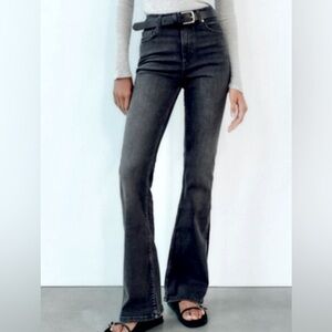 Zara Full-length TRF Mid-Rise Flare jeans. Size 12 (31). Anthracite Grey.
